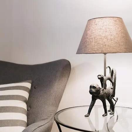 Apartment Monkey